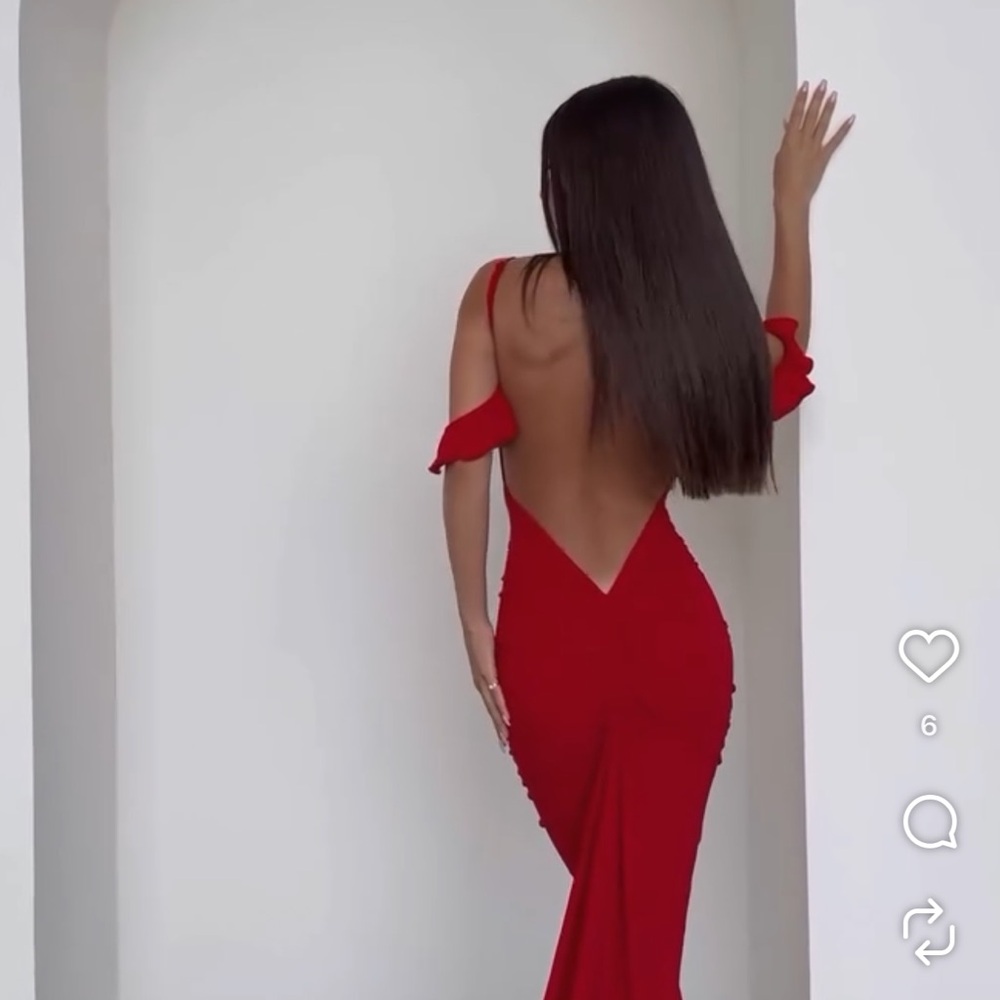 BNWT Melani the label size L Red Backless Evening Gown - Elegant Women's Dress